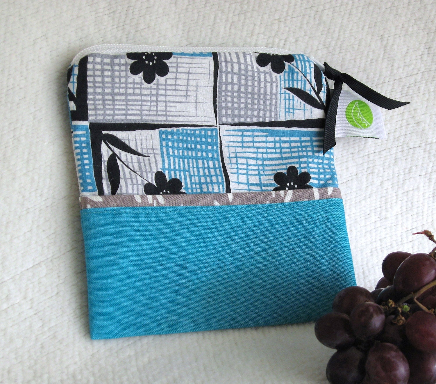 Mini Reusable Snack Sack / Pacifier Pouch, Vintage Fabric 40s Era Floral , OOAK - 5" x 5", Mini Size - Nylon lined, Zippered, Washable