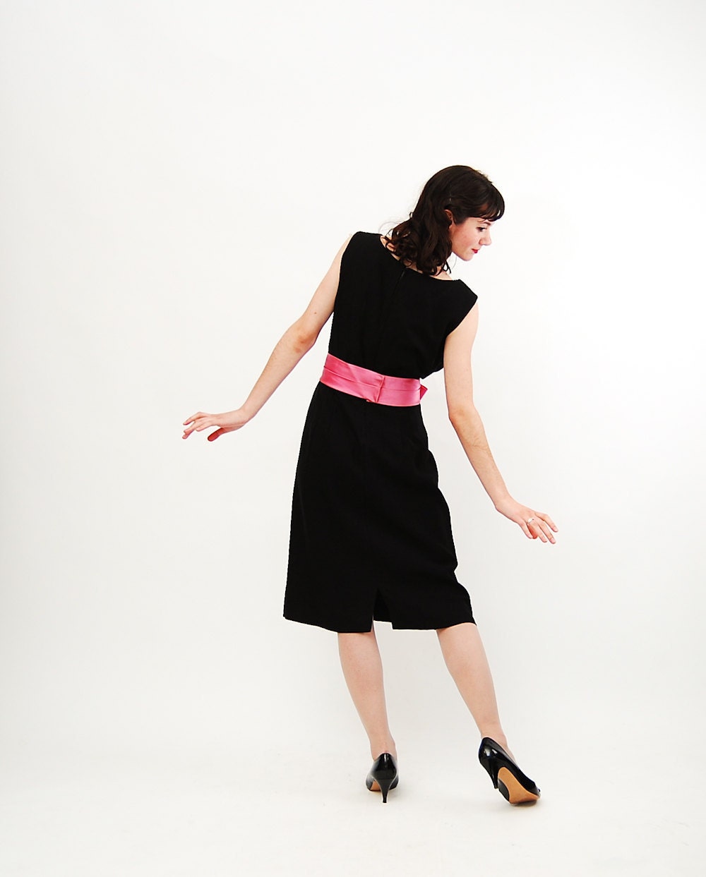 Clearance - sale - Vintage 1960s Cocktail Dress - 60s LBD - Black Crepe - Hot Pink Sash