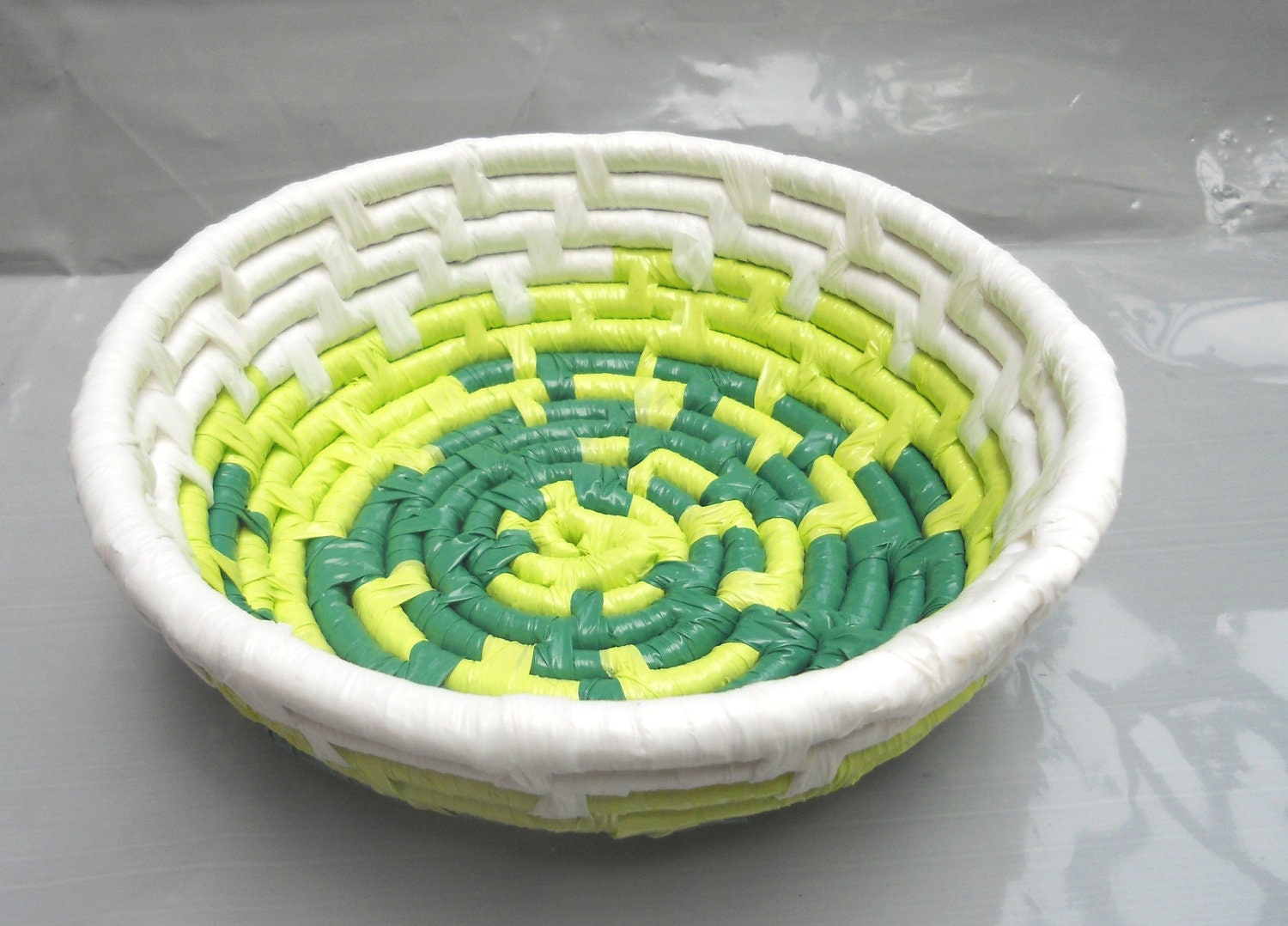 Recycled plastic bag basket - lime