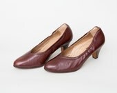 Size 7 Maroonish Brown High Heels pumps Dead Stock vintage Shoes
