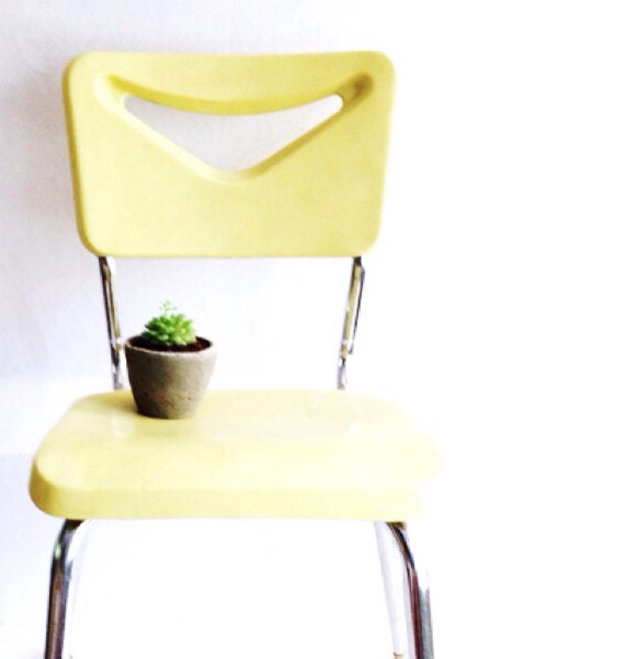 Yellow Mid Century Modern Stacking Chair, Vintage Plastic Chair with Metal Base, Pale Yellow Chair, Vintage School Chair, Bright, Pastel  - pippamarxstudio