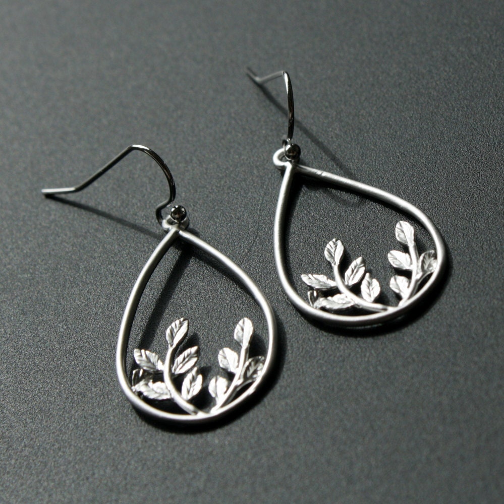 Silver Teardrop Dangle Earrings Leaf Earrings
