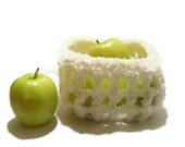 Crochet Apple Fruit Candy Decor Basket in Fuzzy White