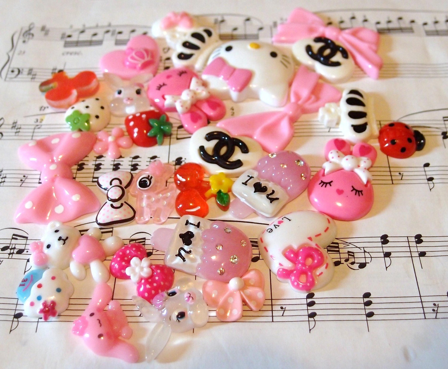 Wholesale Kawaii Cabochons Mix 30 Hello Kitty Head- Grab Bag 2