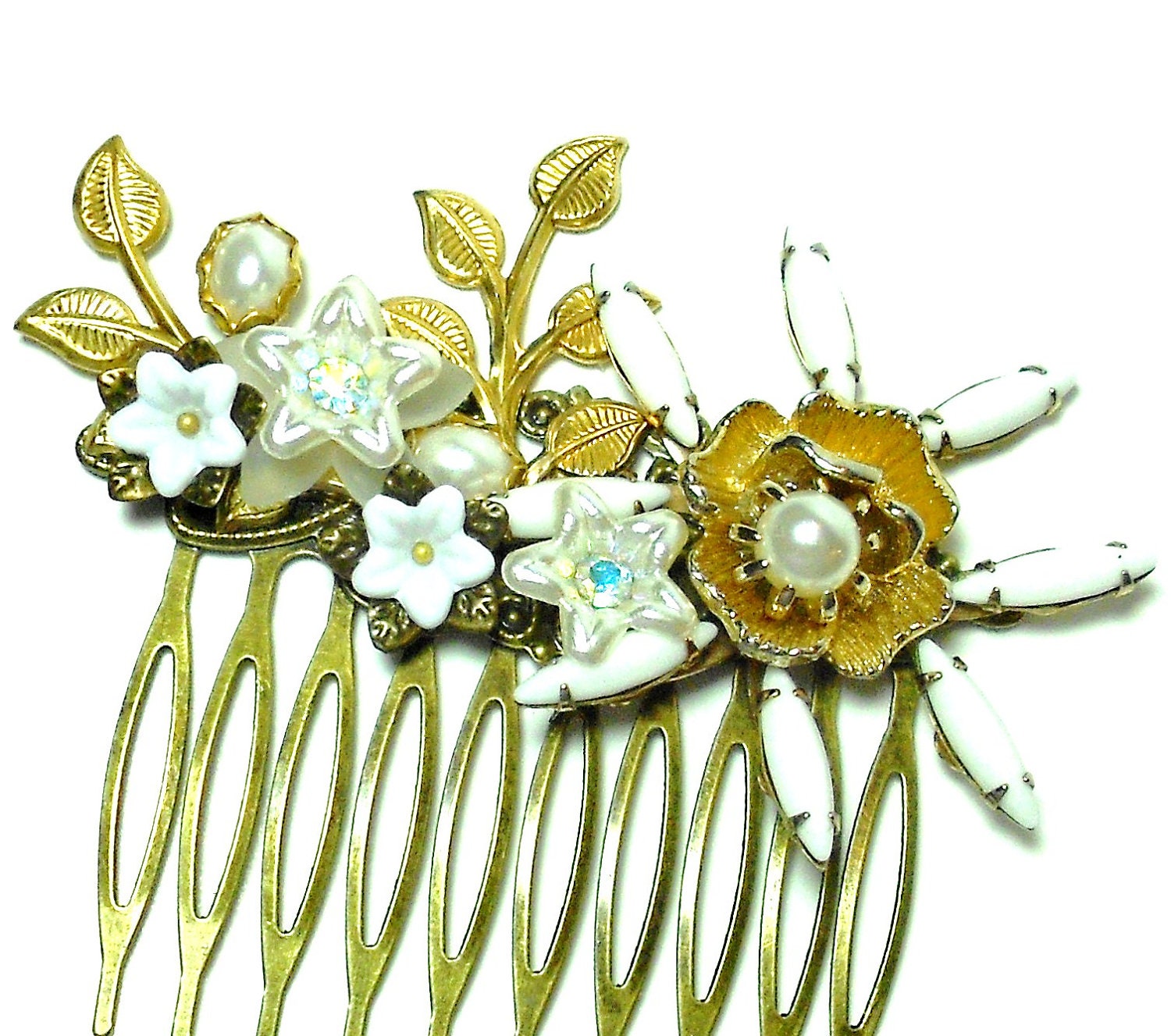 White Jeweled Hair Comb - Floral Hair Comb - OOAK Bridal Hair - Reclaimed Vintage -  White Hair Comb - Art Deco Hair Comb