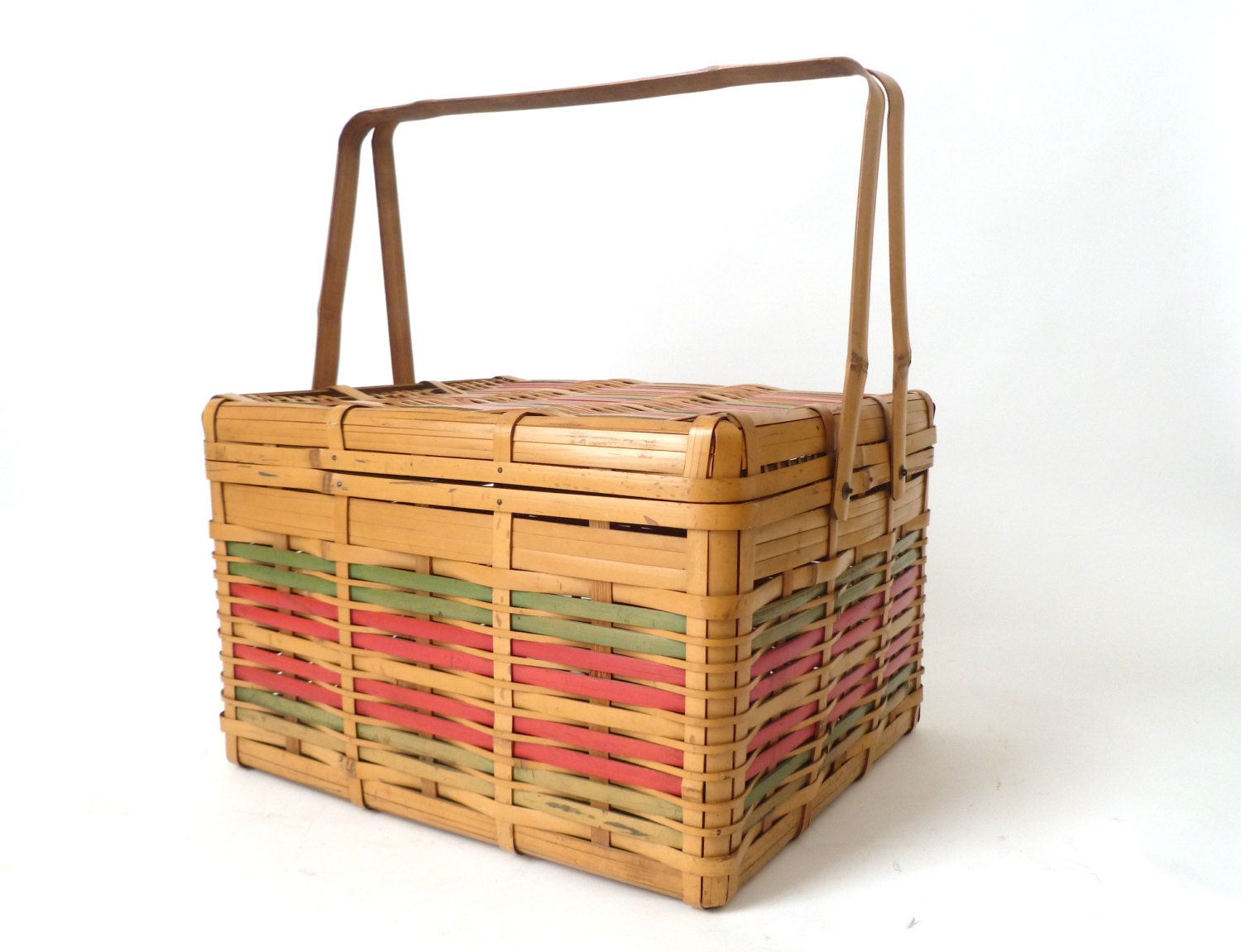 Vintage Wicker Sewing Basket ... Picnic Basket, Red and Green, Woven, Bamboo, Farmhouse, Cottage - cushionchicago