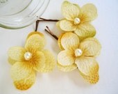 Cream Hydrangea Bobby Pins, Cream Hair Flowers, Bridal Hair Pieces, Wedding Accessories, Spring, Modern,