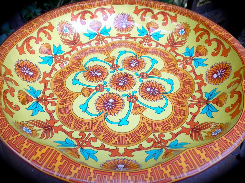 Vintage 1970s Flower Power DAHER Decorated Ware Made in England Asian Theme Orange Yellow Green Floral Tin Bowl