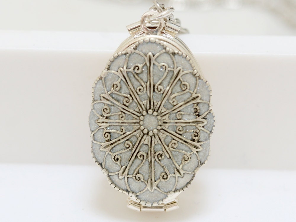 Pearl White Locket, Silver Locket,Oval Resin Locket,filigree locket necklace,photo locket,Wedding Necklace,bridesmaid necklace