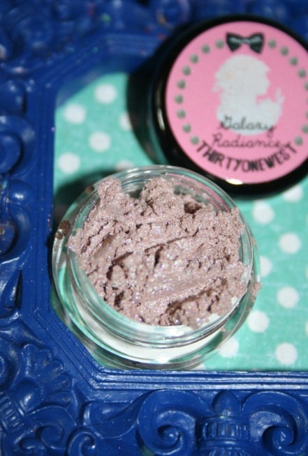 Galaxy Radiance Glitter Light Pink Loose Pigment Eyeshadow Blush Highlight Lipgloss