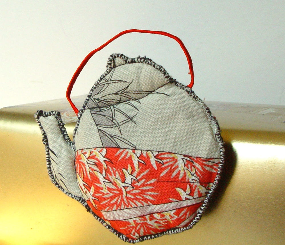 TEXTILE MAGNET, Quilted Teapot, Kitchen Decoration, Japanese Tea