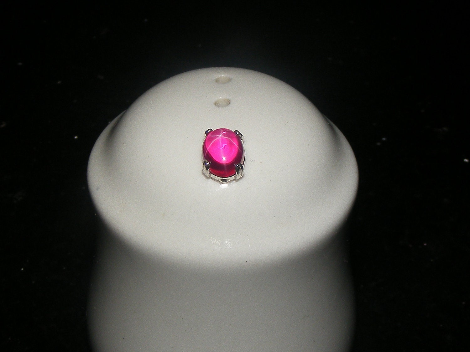 Clear red star ruby  tie tack