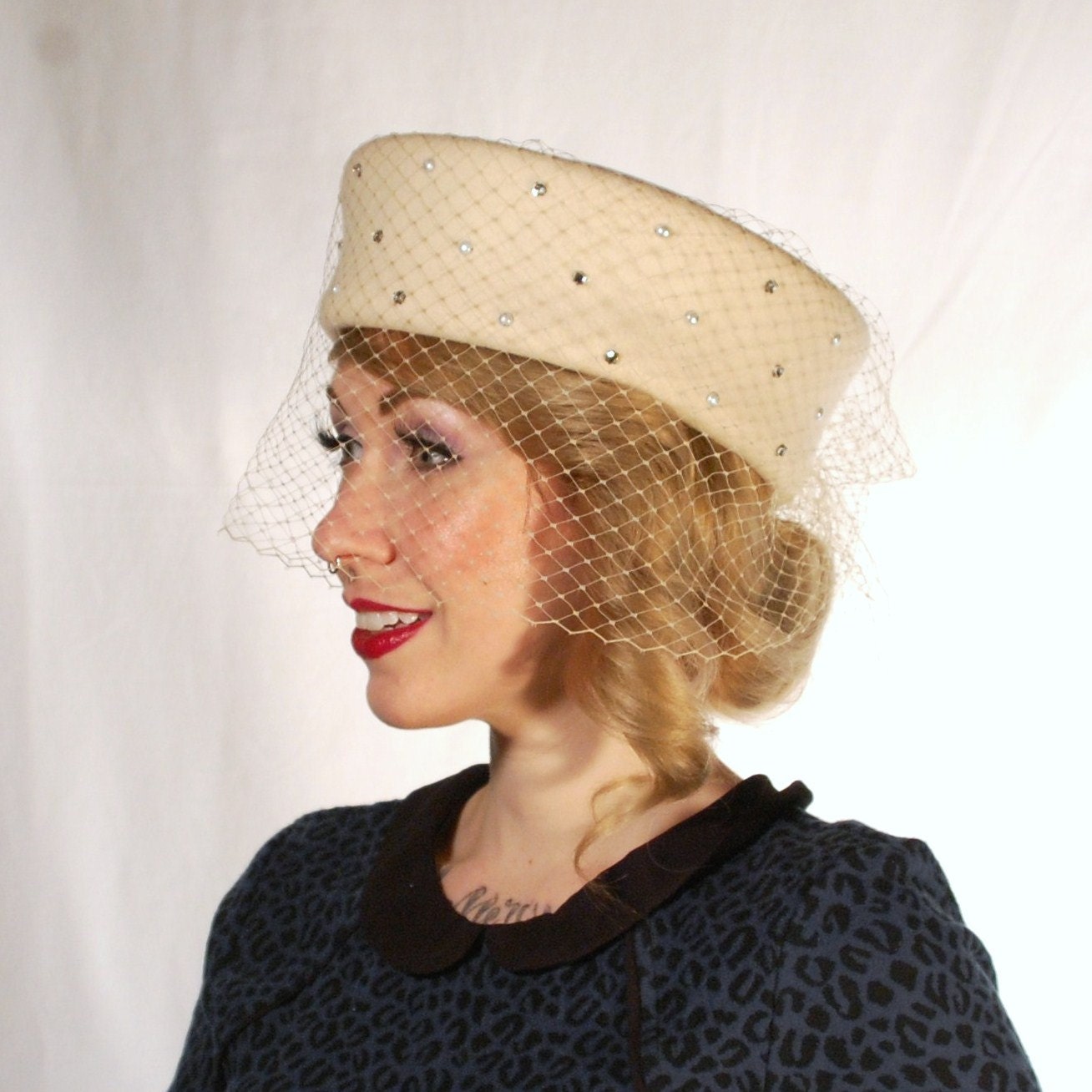 Vintage 1980s Cream Veiled Rhinestone Hat