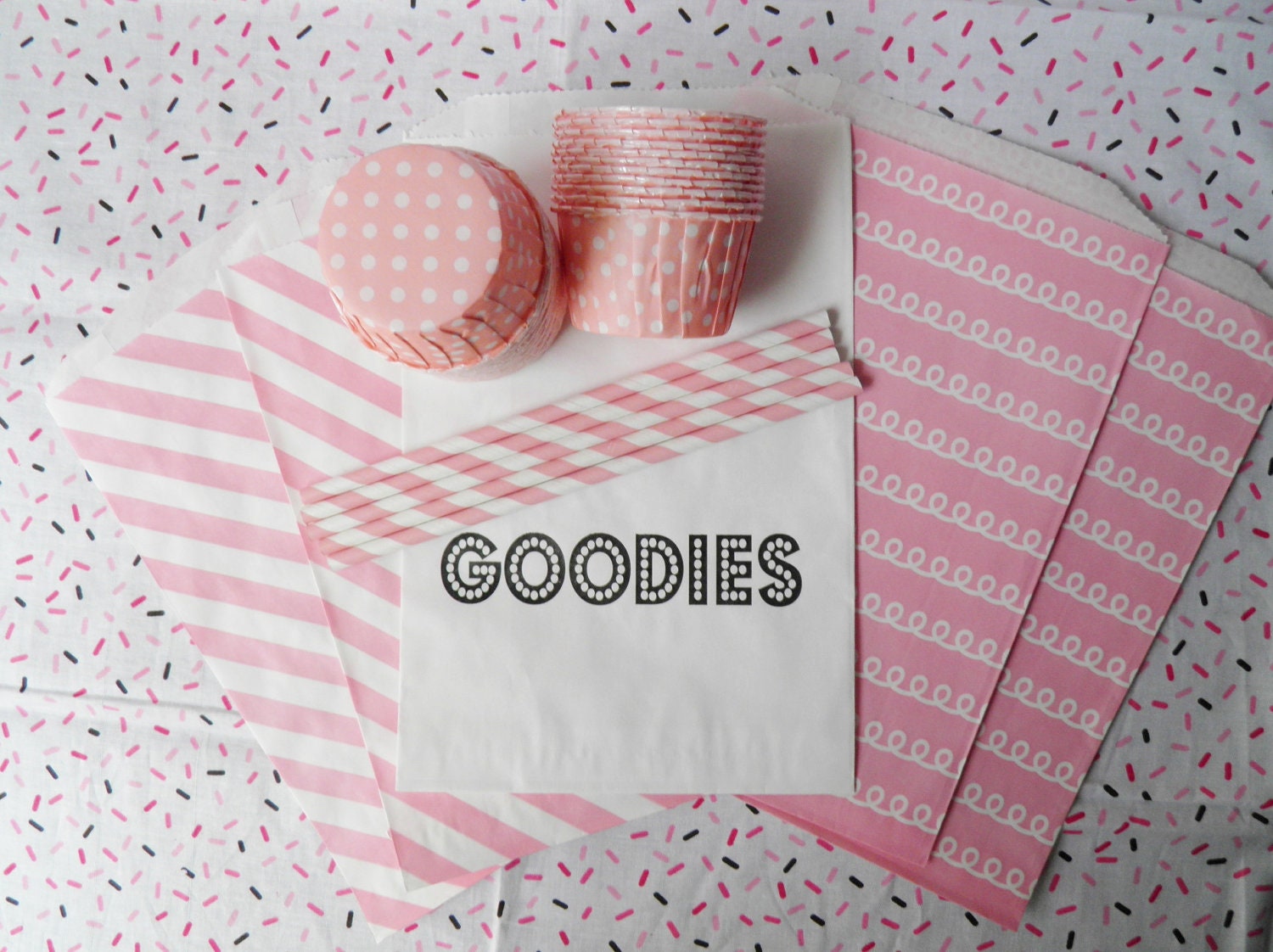 25 Pale Pink Polka Dot Candy-Nut-Baking-Portion Cups