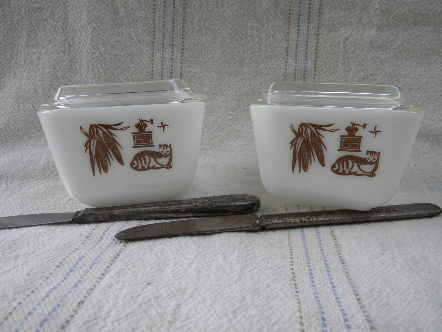Pyrex Refrigerator Dishes Colonial Style Cat set of two