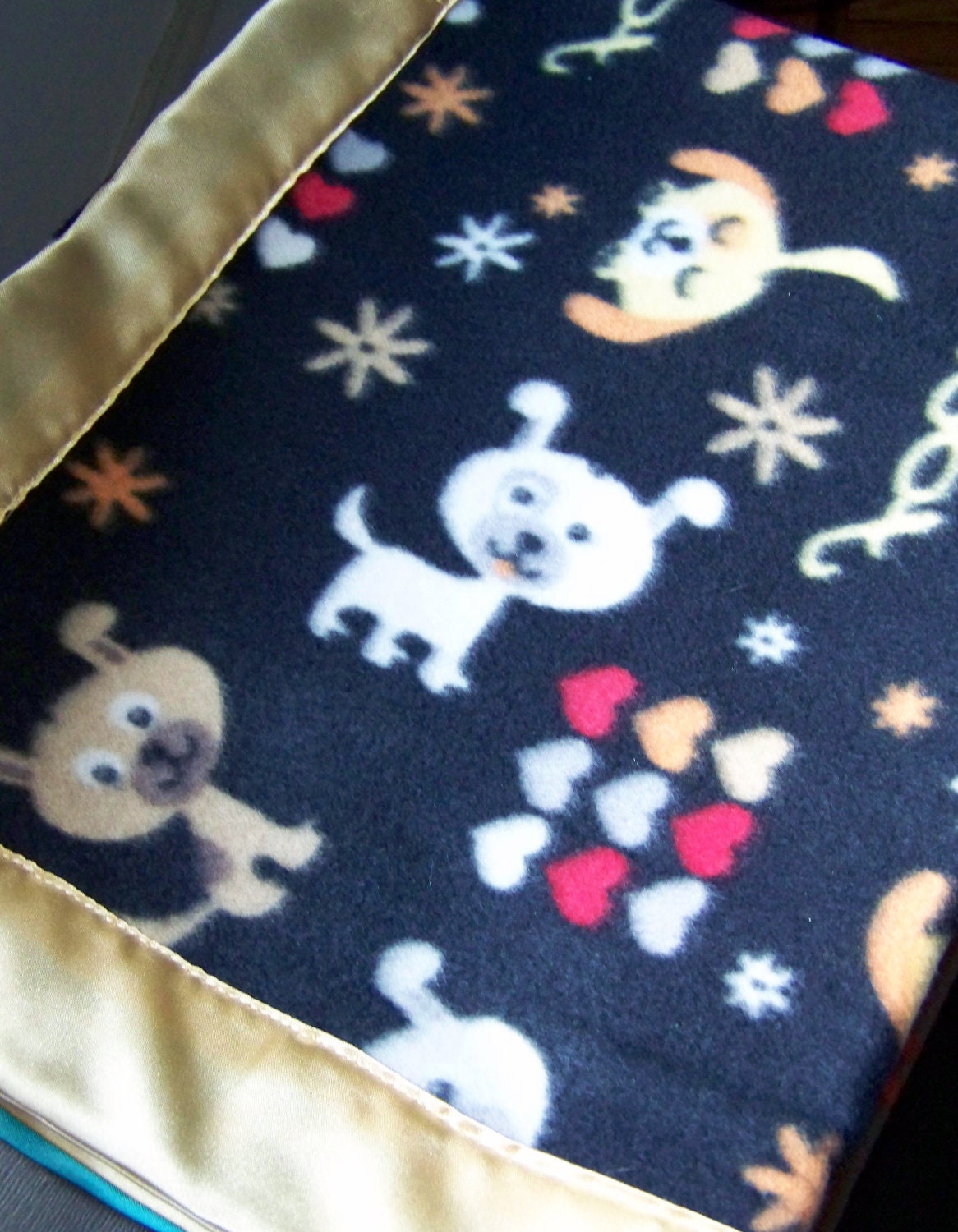 Puppy Dog Love Fleece Cozy - Dog Blanket
