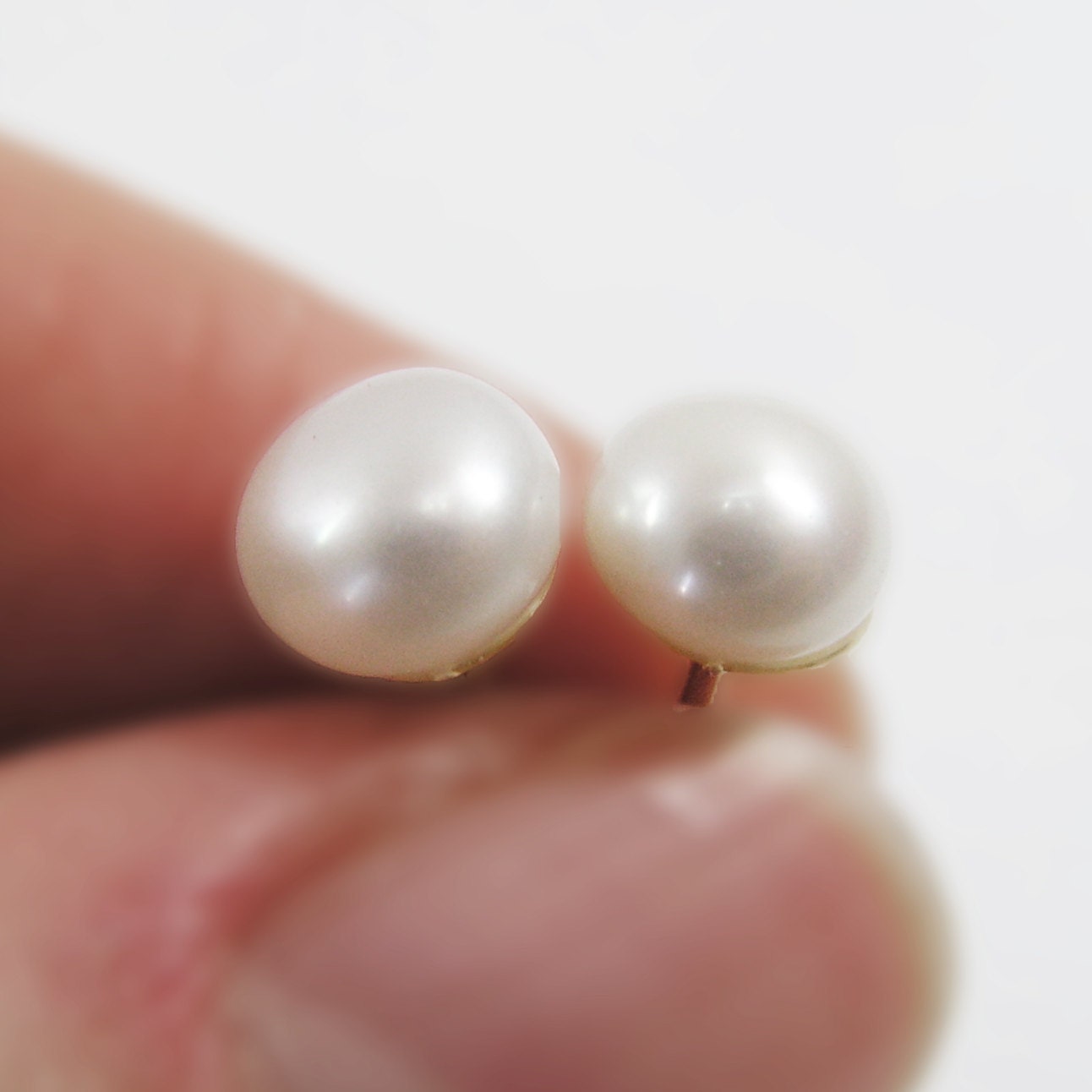 solid pearl wedding dress