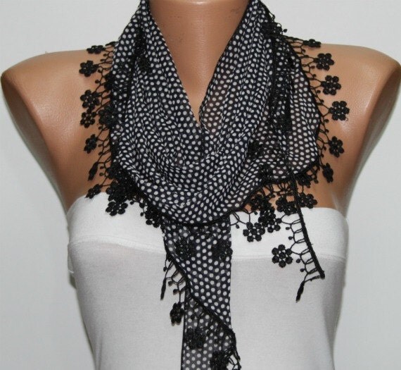 Polka dot Scarf - Cowl with Lace Edge