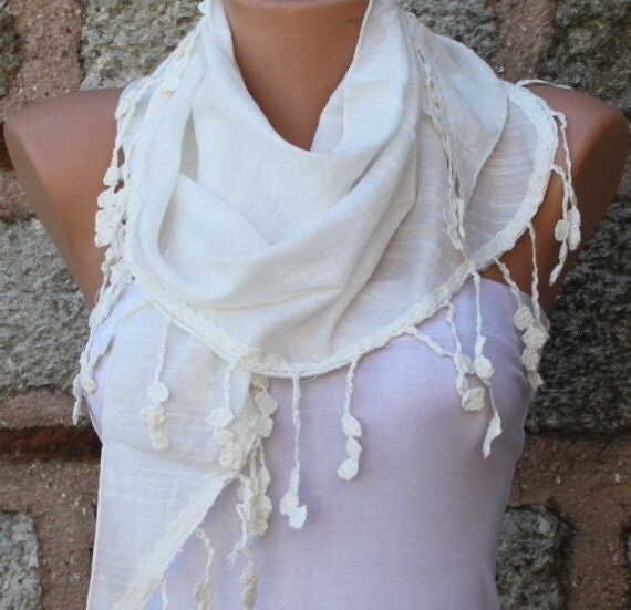 Creamy White - Shawl Scarf - Cowl fatwoman - Bridesmaids Gifts