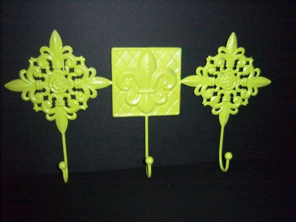 Lime Green Metal Wall Decor with 3 Hangers, Fleur De Lis Wall Plaque