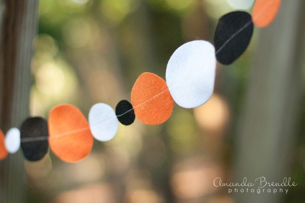 As Seen in Taste of Home Halloween Felt Garland in Orange, Black and White Eco Friendly Felt Il_170x135