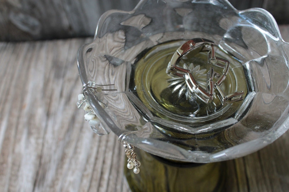 Jewelry Holder Glass Vintage Retro 1970s Olive Green Dresser Display -US Shipping Included