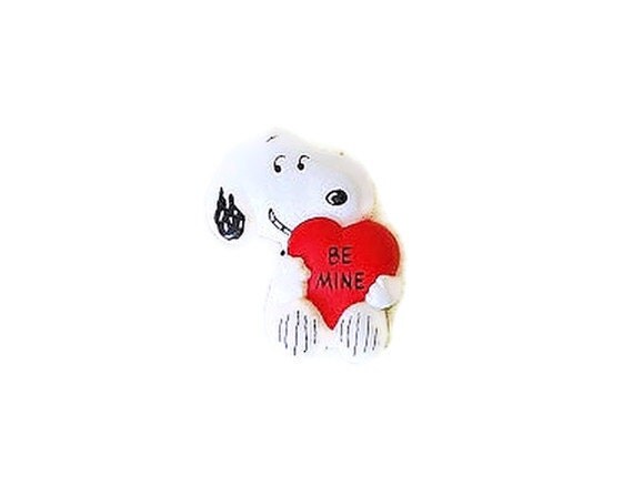 Snoopy Pin Brooch Charlie Brown Peanuts Red Heart