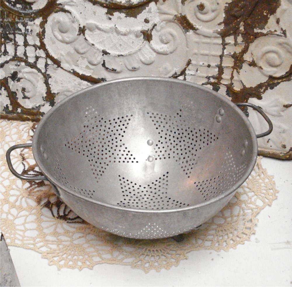11 1/2" Aluminum Star Colander Strainer Handles Footed
