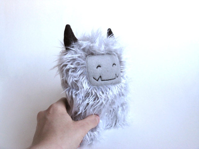 Plush Monster: Silla the silver monster