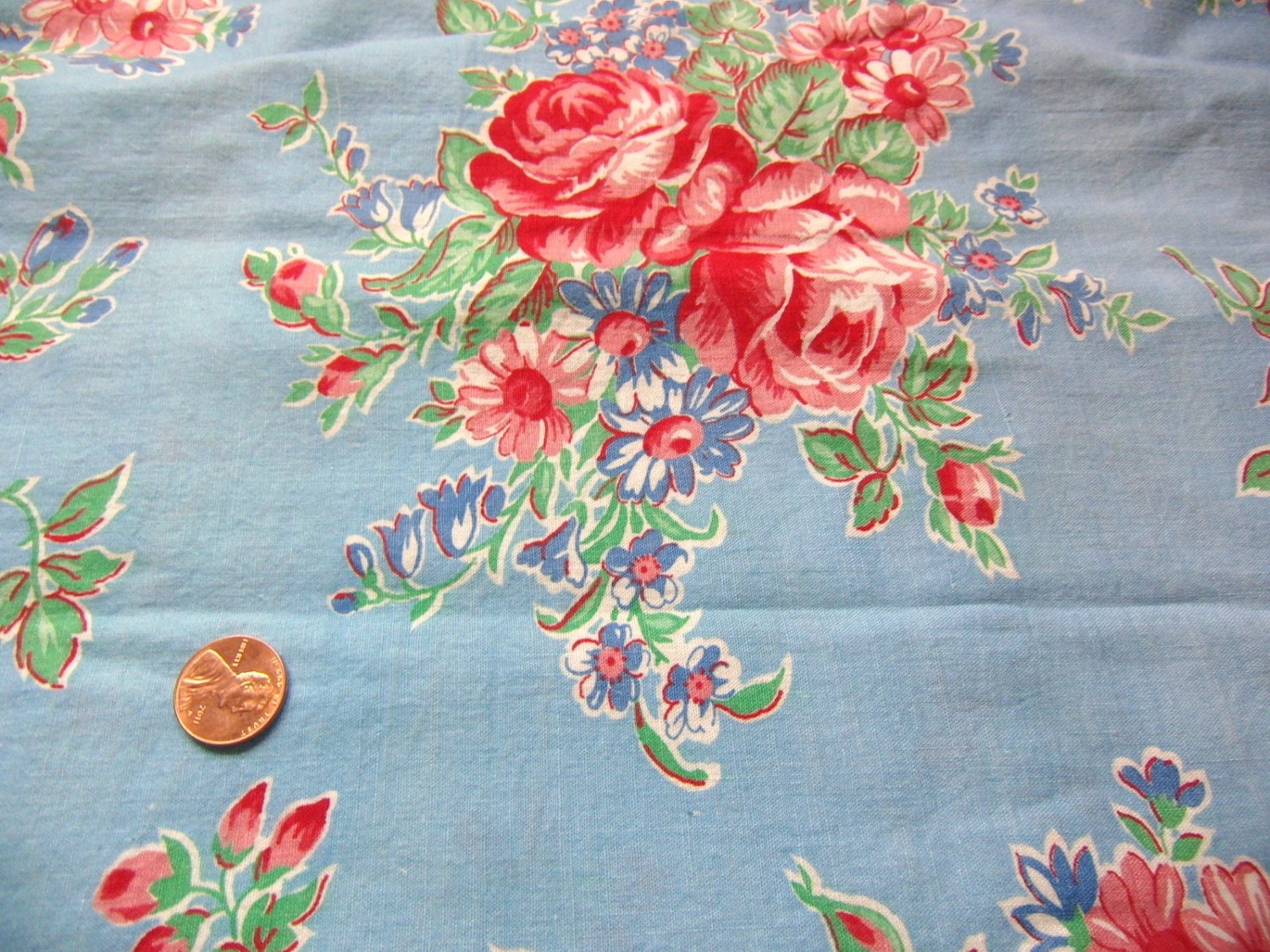 Vintage Fabric Yardage - Roses and Daisies Print