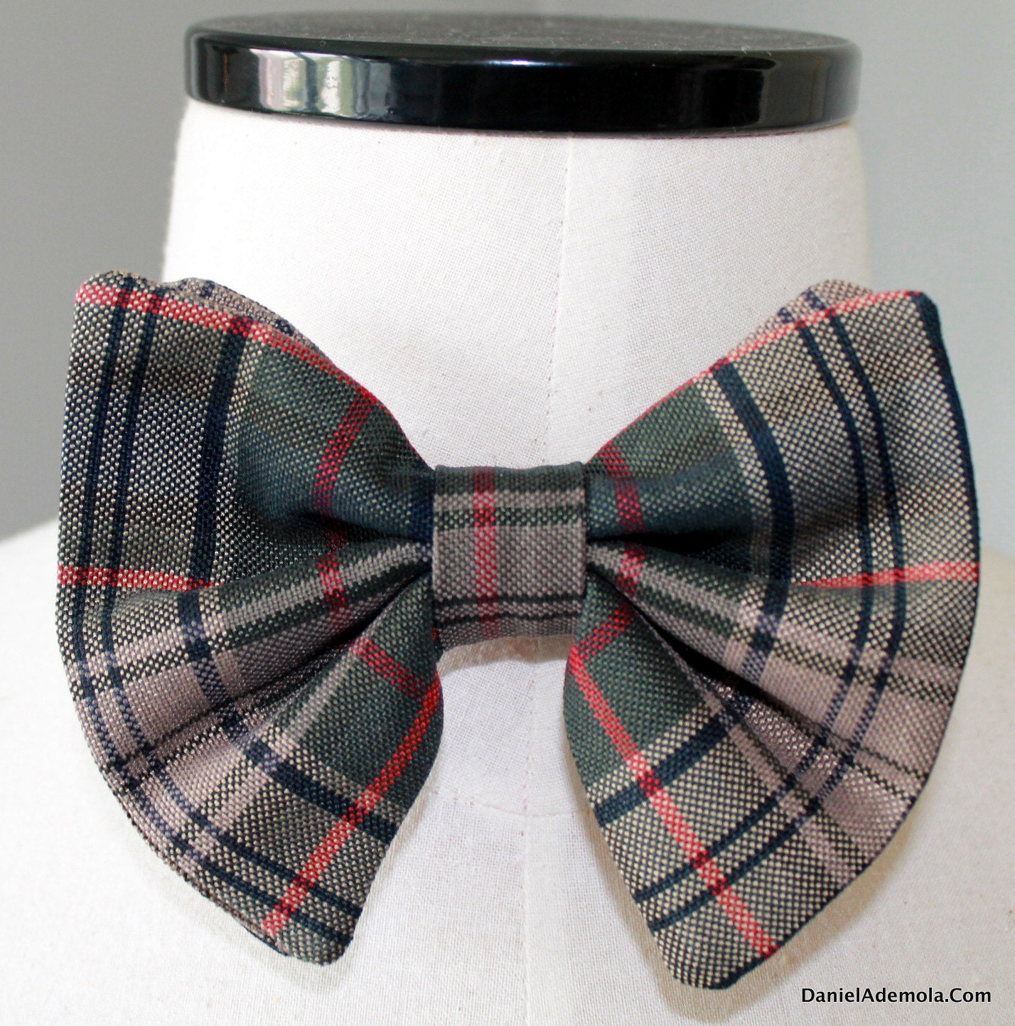 Green and red plaid bow tie