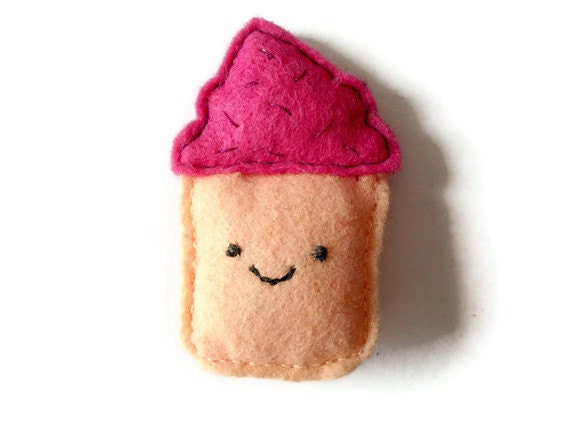 Cupcake Kawaii style felt fridge magnet in pink and peach