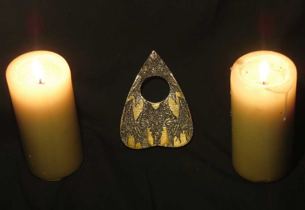 Lord Mocks Dragon Planchette (Spirit Pointer)