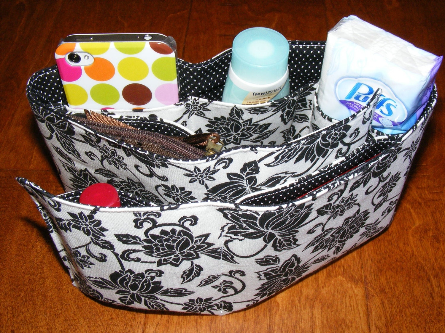 Purse Organizer in Classic Black and White...great gift...free shipping