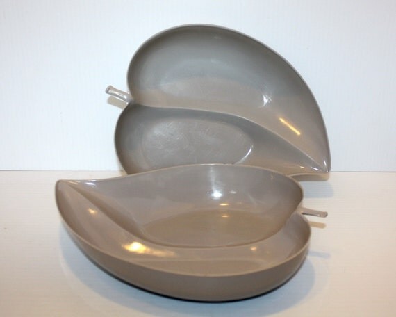 2 Vintage Mid Century Leaf Shaped Plastic Bowls by EmeliasCupboard