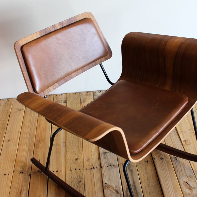Molded plywood rocker "Roxy" chair: Walnut/leather