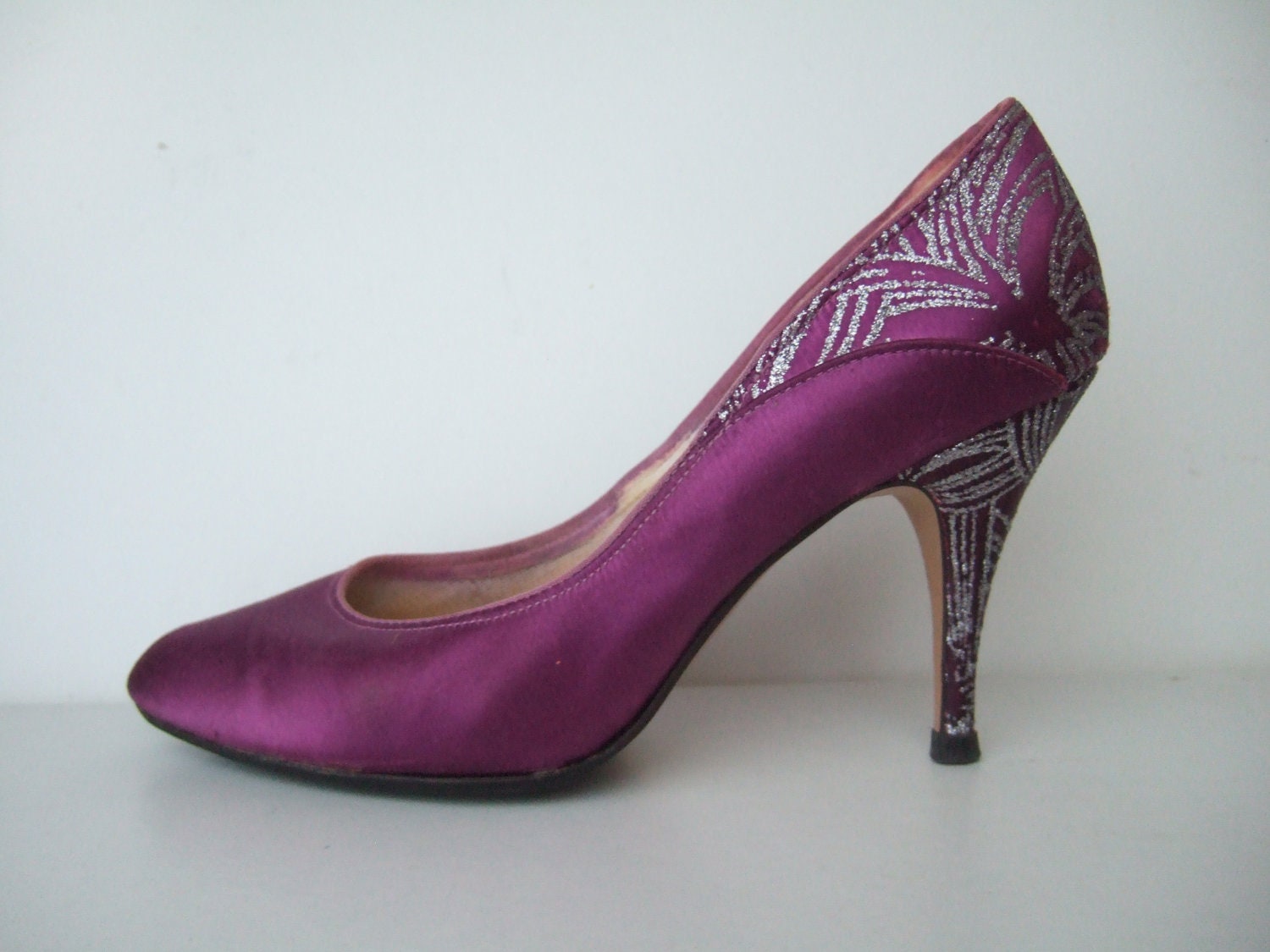 Vintage 1980s shoes / purple satin stiletto pumps with silver glitter heels UK 6 EU 39 US 8 - StellaRoseVintage