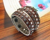 Fshion Brown Leather Bracelet Crystal Rivets Bracelet Unisex Bracelet Gifts for girl girlfriend Mom .....1260S