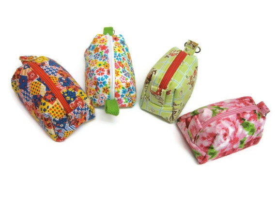 Dog Walkers & Minimalists Take Heart: The Howdy Doo Doo Bag