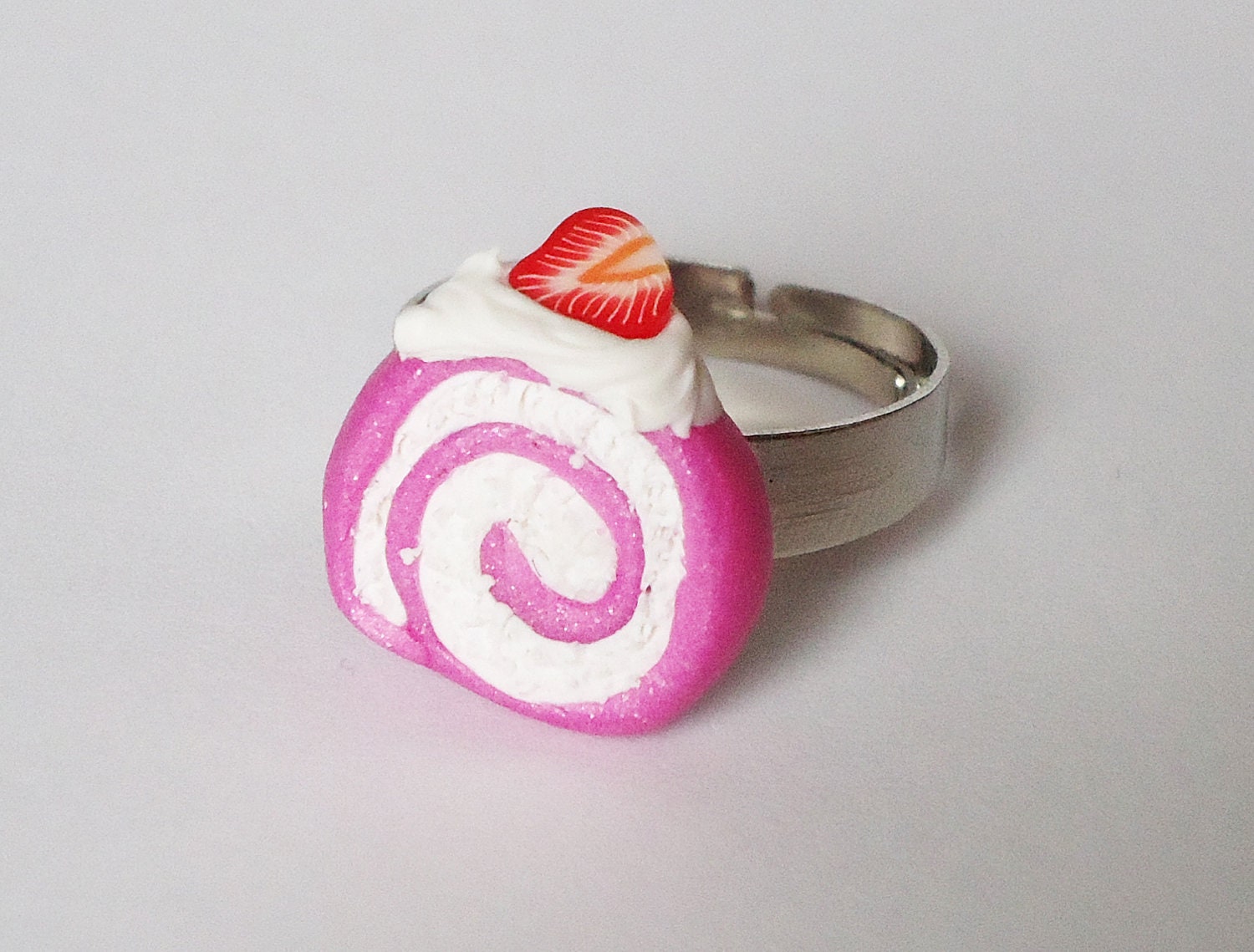 PINK SWIRL CAKE - with strawberry - adjustable ring