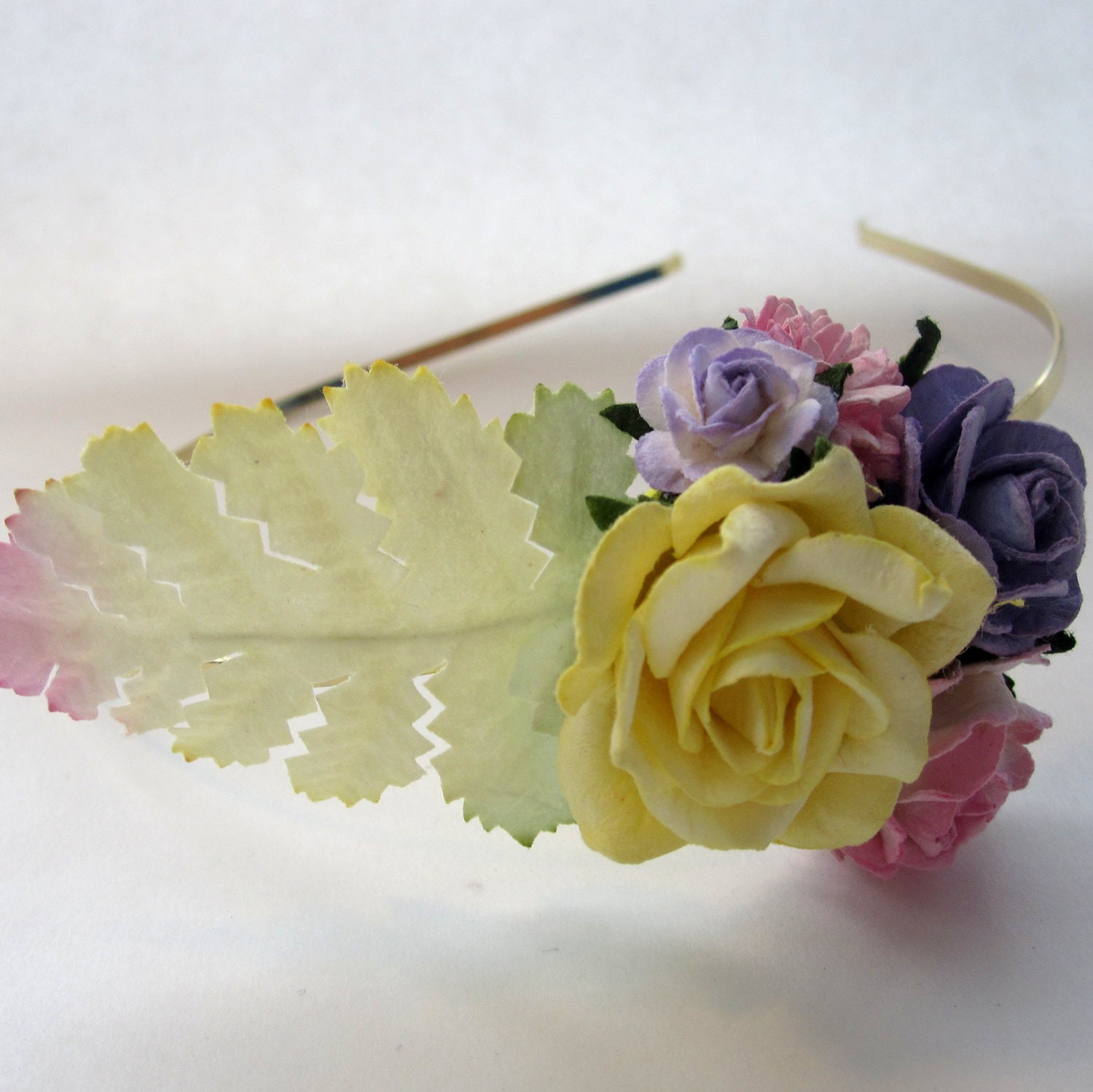 Floral Fascinator. Flower headpiece. Barette. Comb. Corsage.