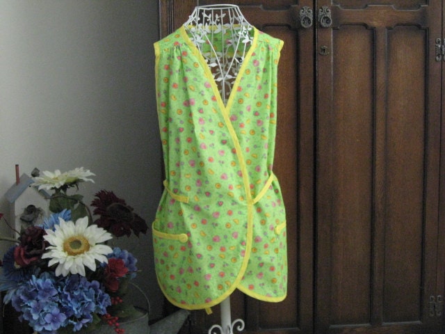 Wrap Apron in Bright Summery Lime Green Fruit Fabric Yellow Trim Kitchen Accessories