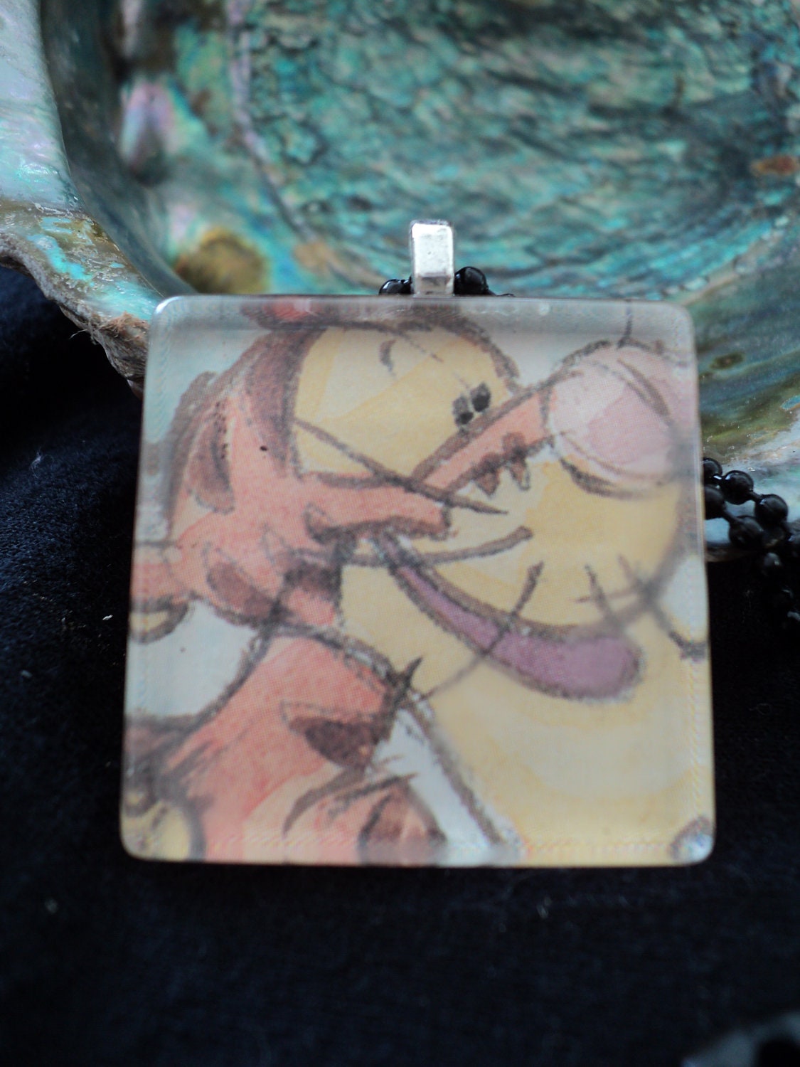 Smiling Tigger glass Pendant with Chain