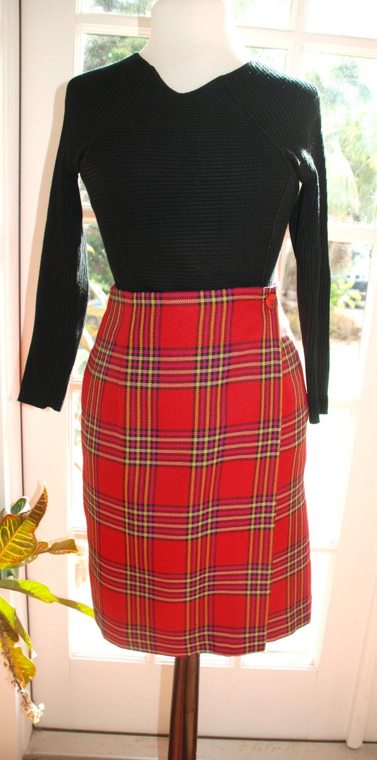 Vintage short plaid wrap skirt from Casual Corner: size 6