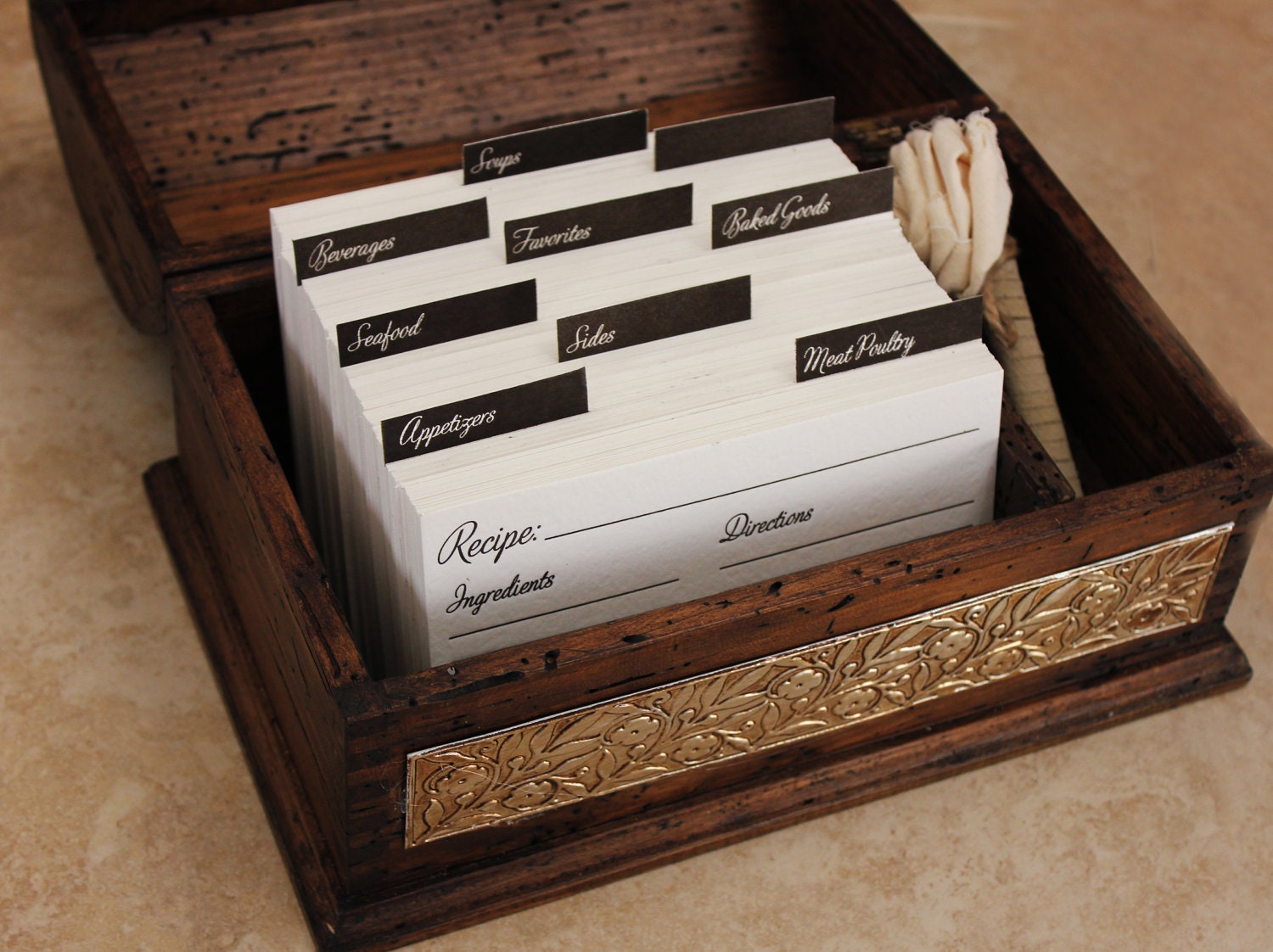 Rustic Recipe Box with 200 Letterpress Recipe Cards and Dividers