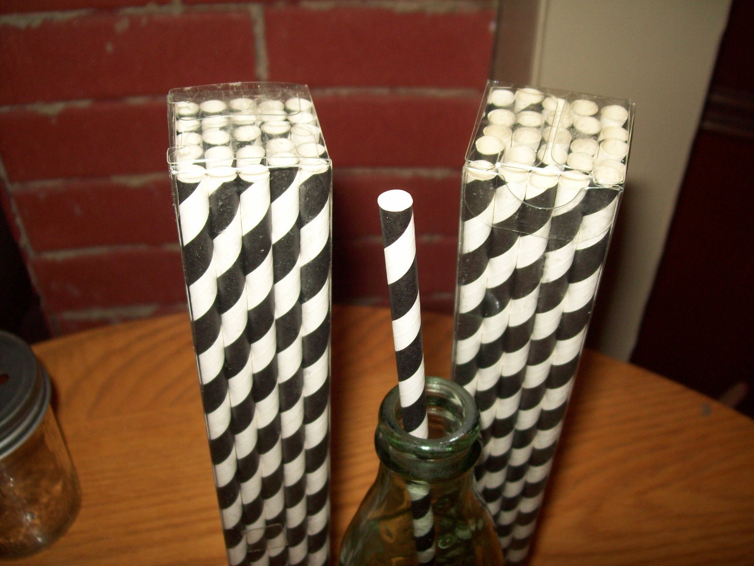 10 1/2 inches Long Retro Looking Black & White Striped Paper Drinking Straws   25