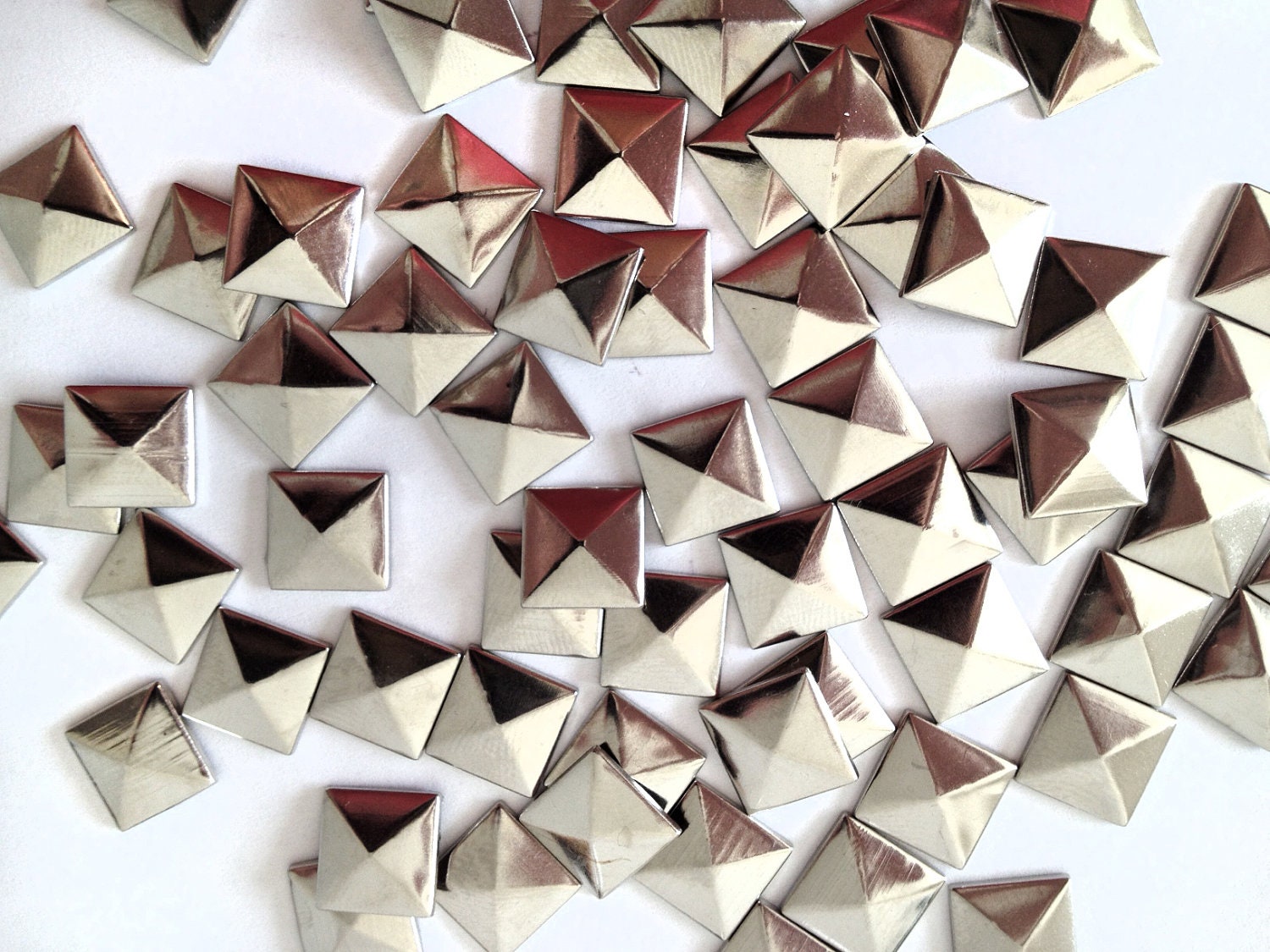 100 pcs 10X10MM DIY pyramid flat back studs, iron on studs, SILVER. great for iPhone case, jewelry, clothes- one day shipping