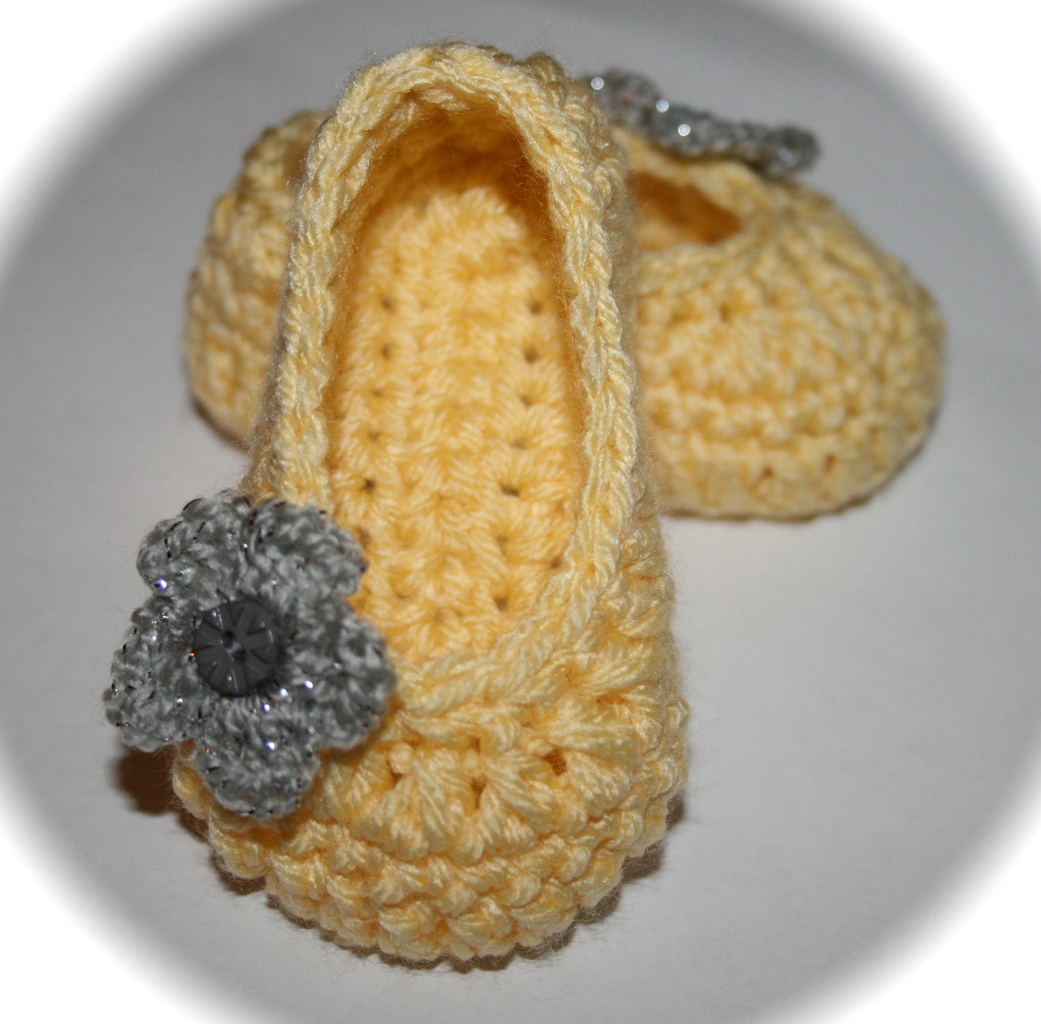 Crochet yellow and gray crochet baby girl booties slippers shoes gray silver flower