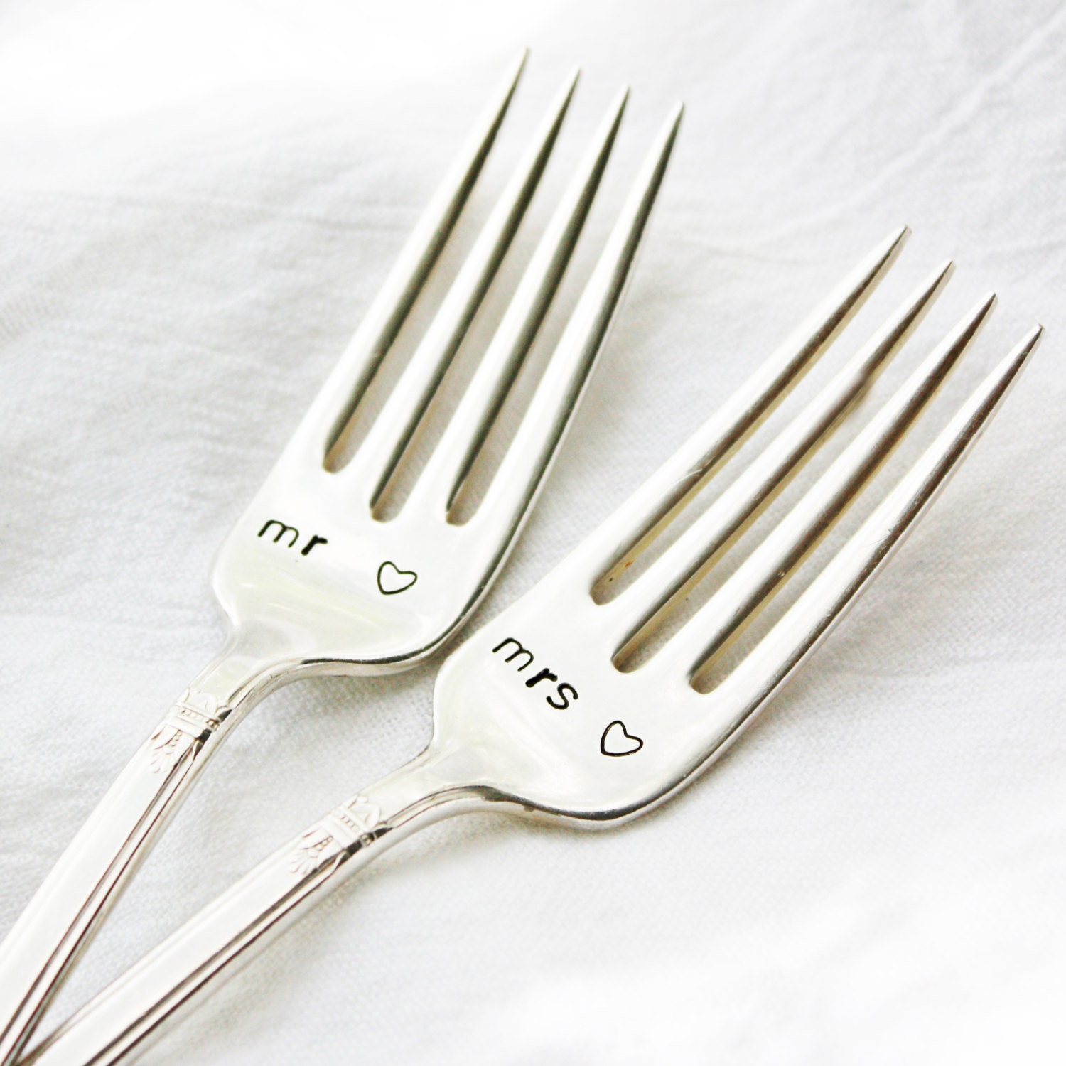 Mr and Mrs wedding forks, Table Setting. Hand stamped forks for wedding gift, engagement gift. By MilkandHoneyLuxuries