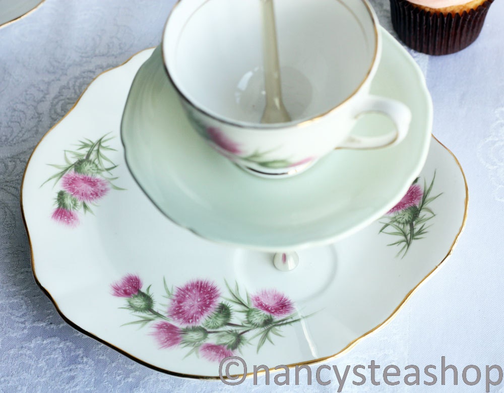 Pretty 2 tier mini cake stand / jewelry display: lovely upcycled Colclough and Paragon vintage china to make a unique display